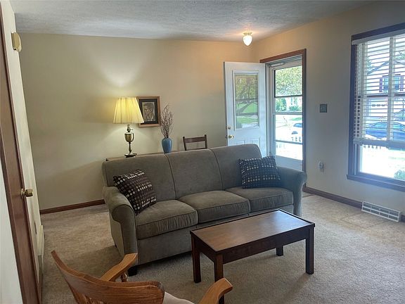 5th image of 4010 Greenway Dr #20