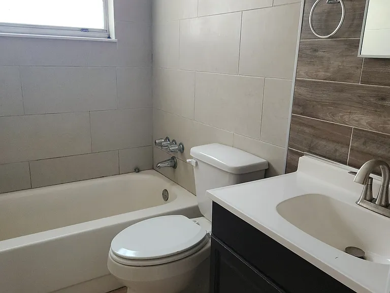 10820 Margaret Dr — Photo 13