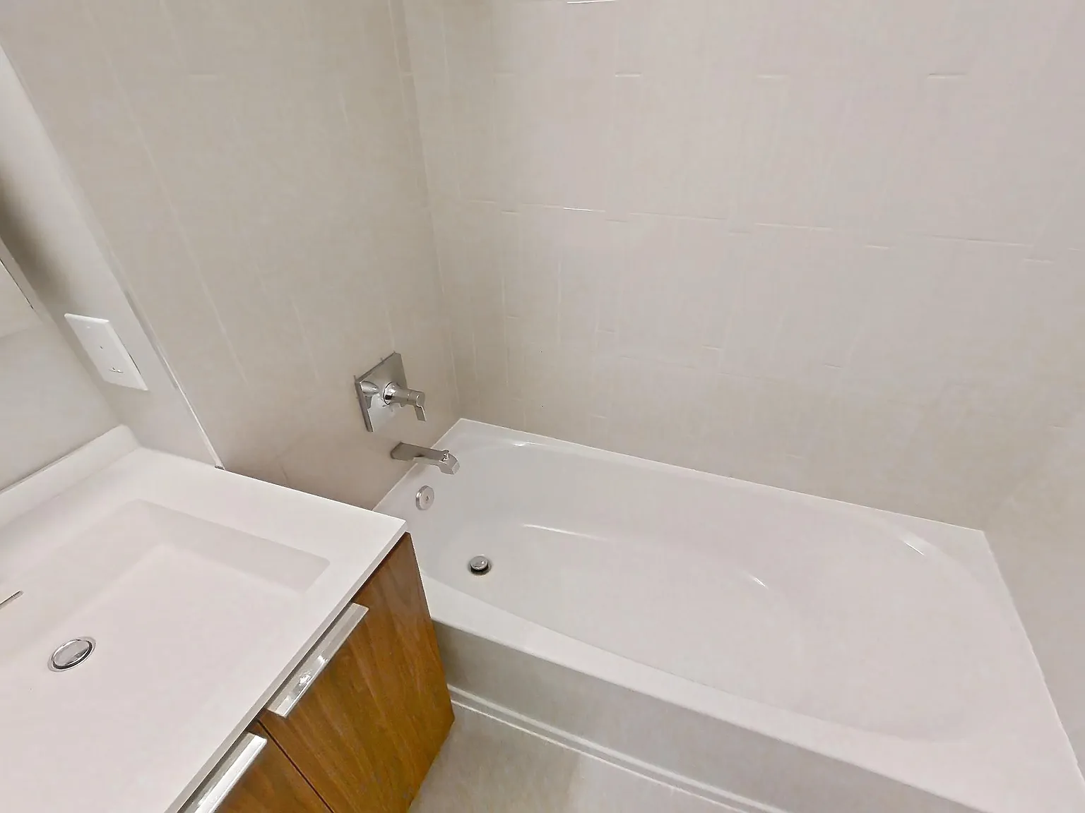 2 bed, 1145 sqft, $5,600 — Photo 2
