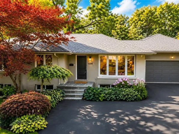 1239 Baldwin Dr, Oakville, ON L6J 2W4