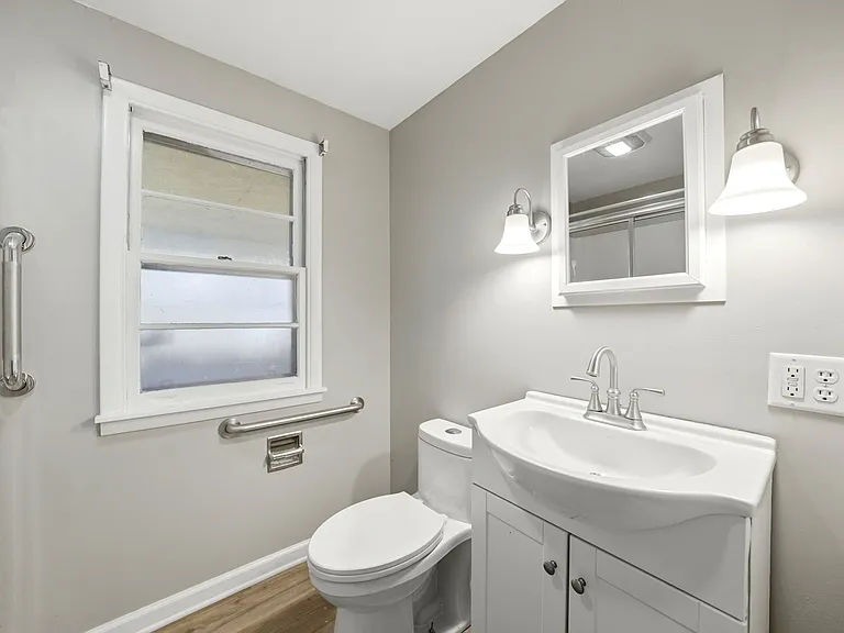 916 Klein Rd — Photo 3