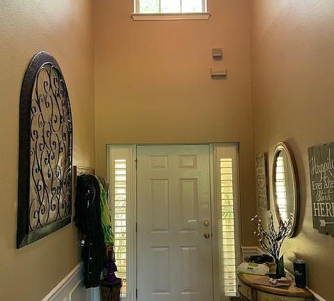 3rd image of 11236 Castlemain Cir N