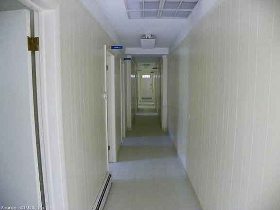 4th image of 488 Montauk Ave