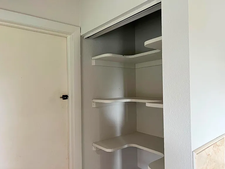 311 SW Homeland Rd — Photo 16