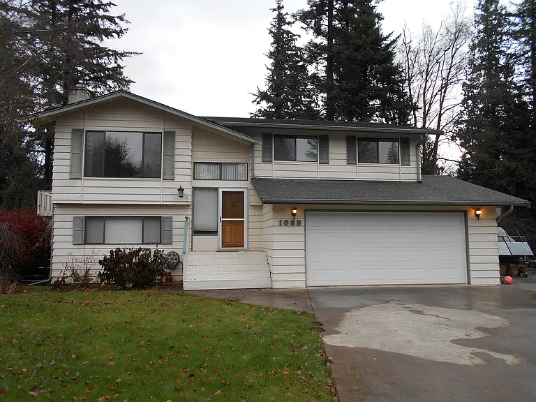 1085 Shaw Rd — Photo 1