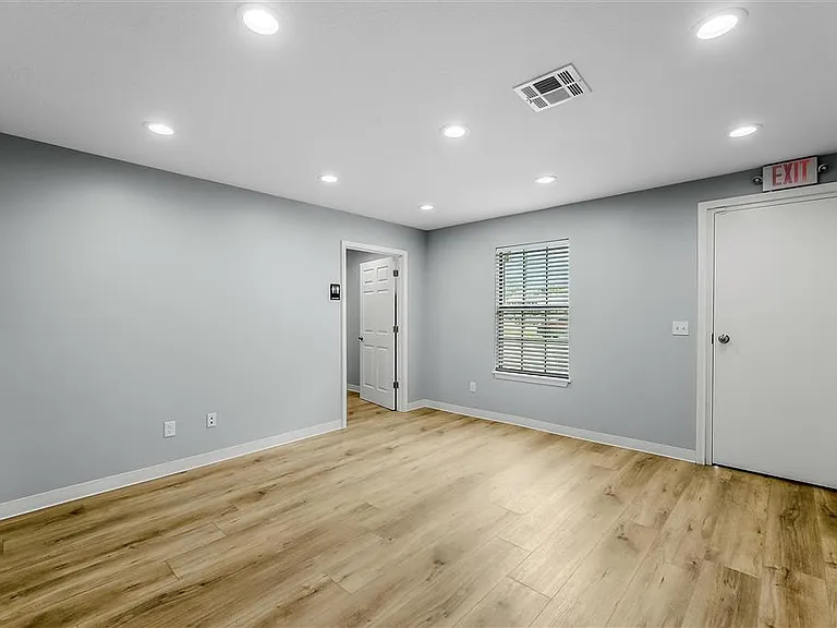 4730 Common St — Photo 4