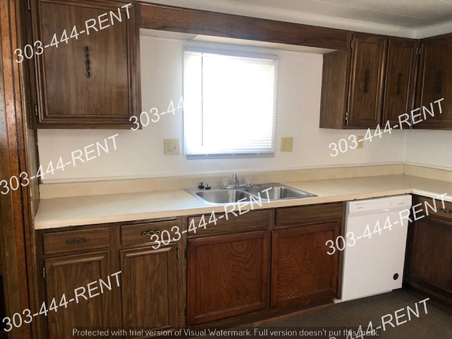 3 bed, 1.0 bath, 924 sqft, $1,445 — Photo 2