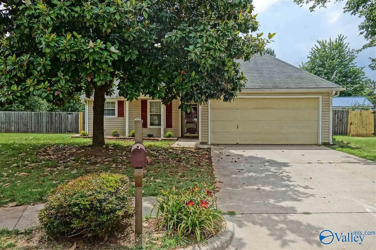 3 bed, 2.0 bath, 1276 sqft, $1,500 — Photo 1
