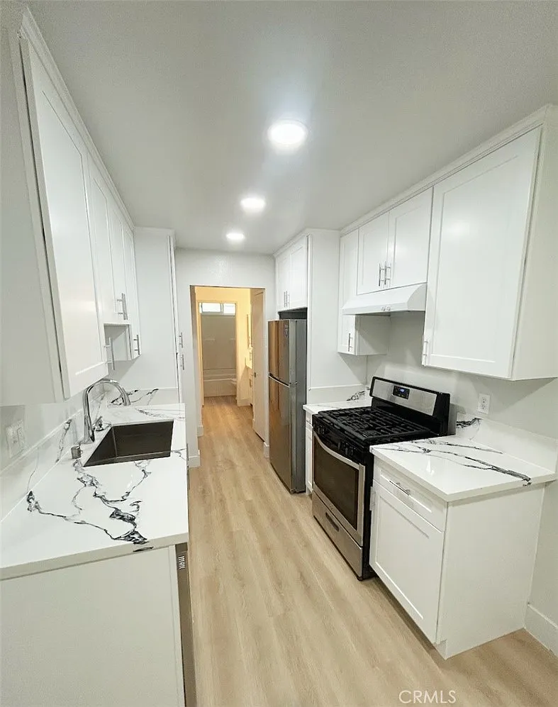 1 bed, 850 sqft, $1,950 — Photo 2