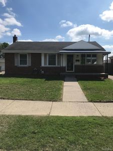 28714 Bohn St, Roseville, MI, 48066
