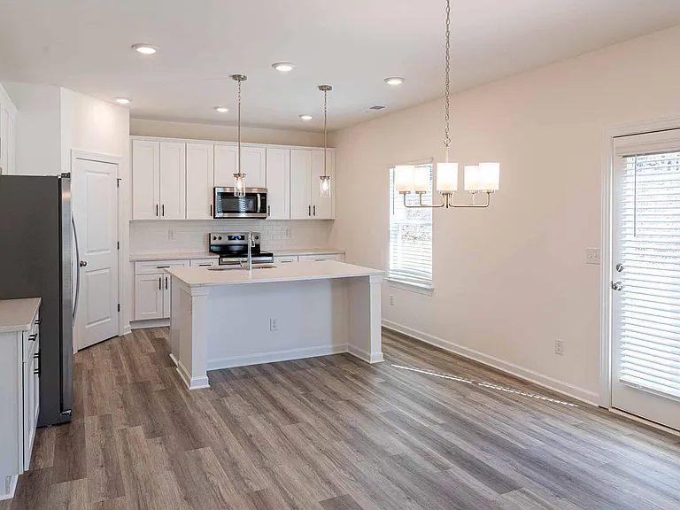 3348 Pepperpike Ct — Photo 5
