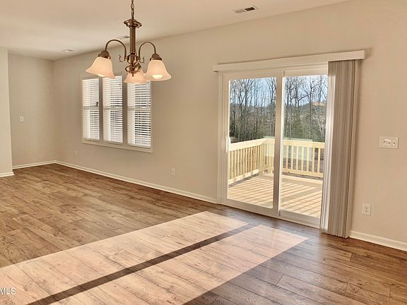 3rd image of 21 Henhouse Ct