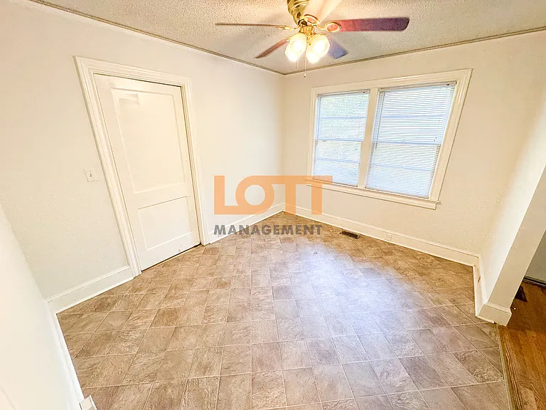 125 Irene Cir — Photo 12