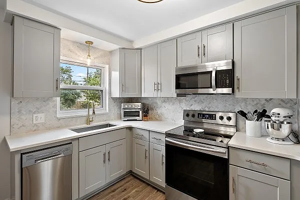 2842 Oakshire Ave — Photo 21