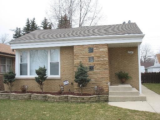 1st image of 7734 N Kilbourn Ave