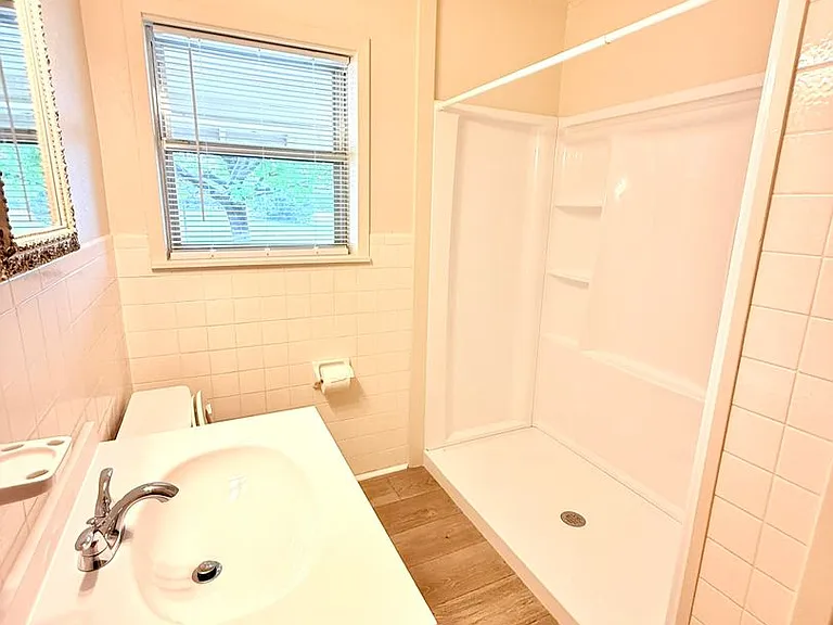 1074 N US Highway 281 — Photo 11
