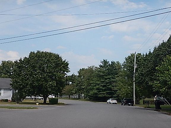 5th image of 1115 Woods Edge Dr