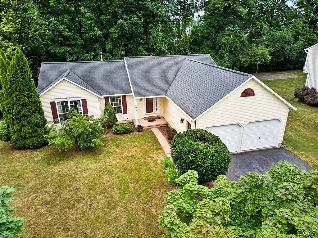 5 bed, 3.0 bath, 1467 sqft, $3,180 — Photo 1