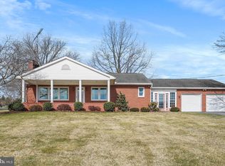 11613 Country Club Rd, Waynesboro, PA 17268
