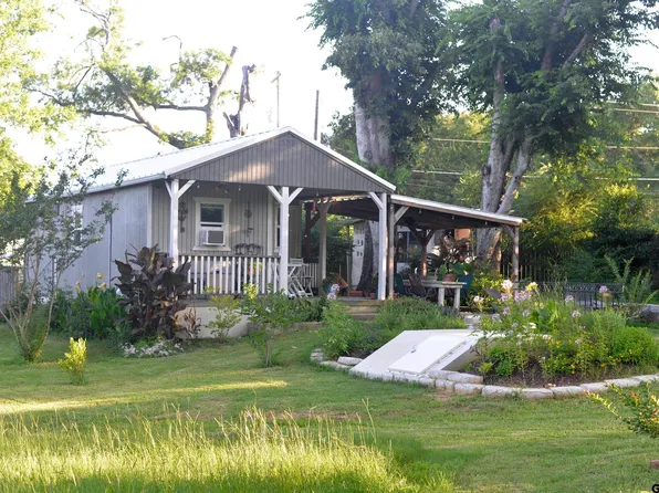 101 Murley Dr, Winnsboro, TX 75494