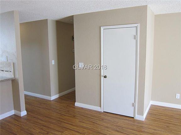 4th image of 530 Holick Ave