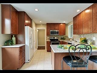 3rd image of 629 Kiowa Cir