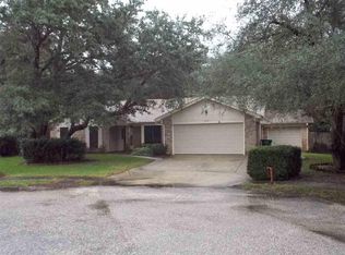 2733 Summertree Ln, Gulf Breeze, FL 32563