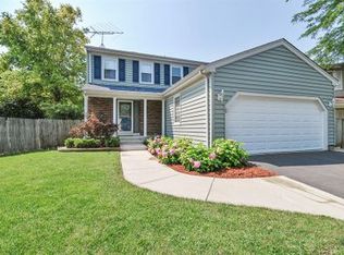 808 Prairie Ct, Carol Stream, IL 60188