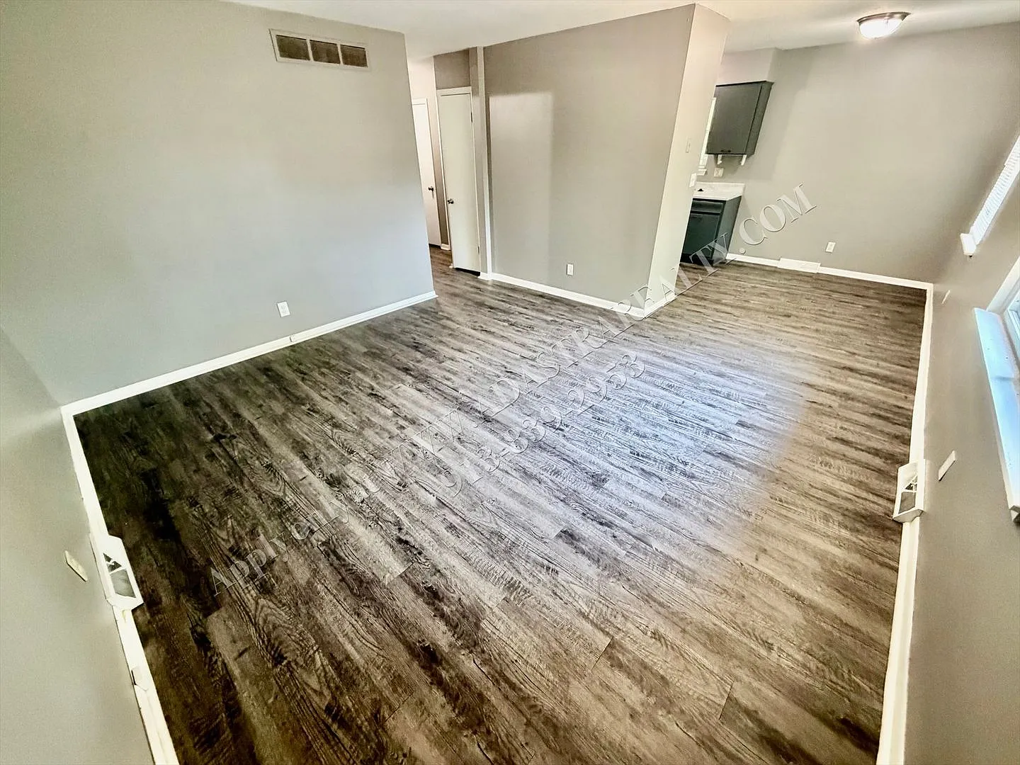Charming 2 Bed 1 Bath in Independance-Available NOW!! — Photo 4
