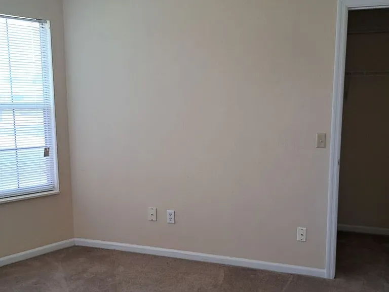 7727 Betty Louise Dr — Photo 19