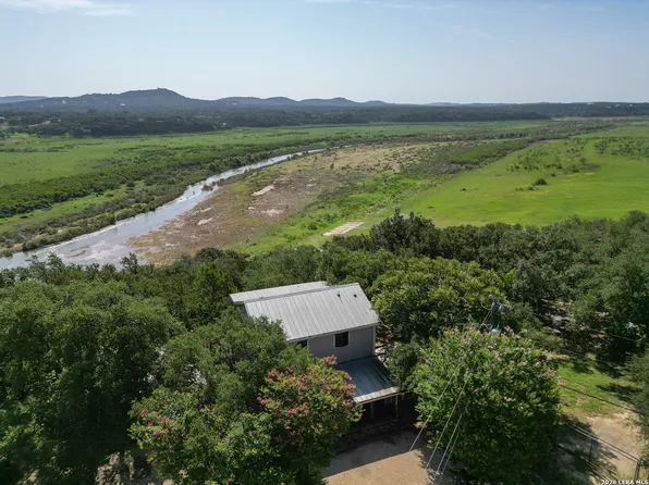 776 Grandview Circle, Bandera, TX 78003