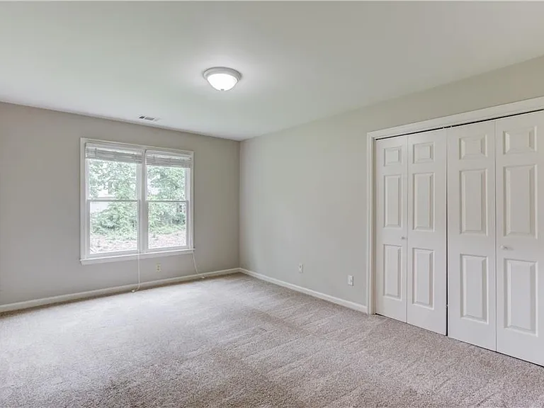 153 Lantern Ridge Ct — Photo 32