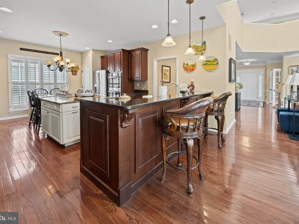 9 Hopkins St, Voorhees, NJ 08043