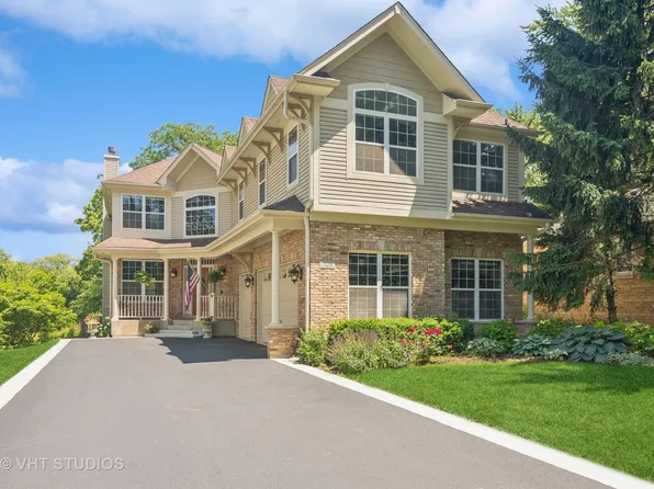 723 N Exmoor Ave, Barrington, IL 60010