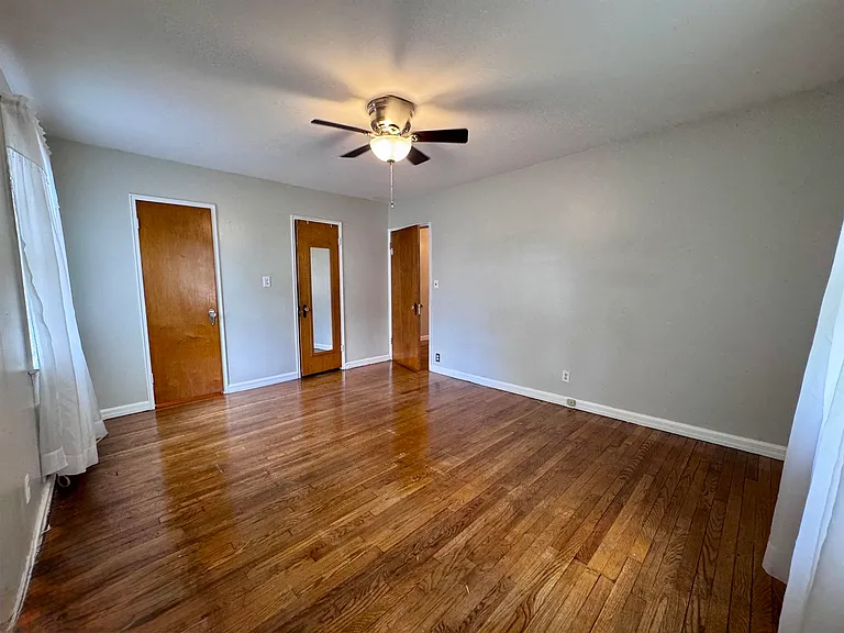816 Kingsland Ave — Photo 11