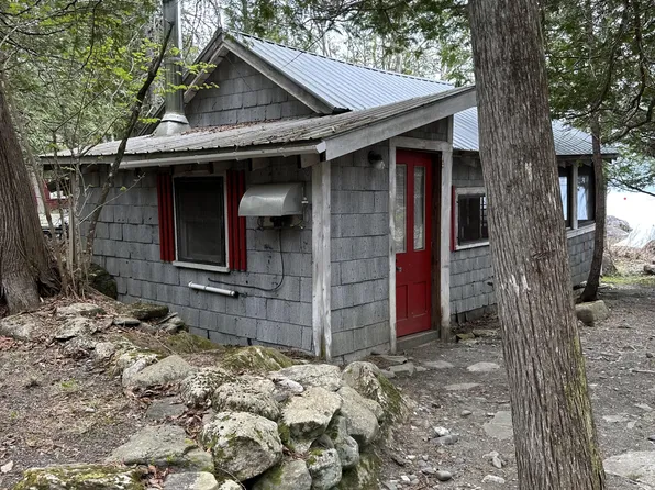 15 Farrar Drive, Dover-Foxcroft, ME 04426