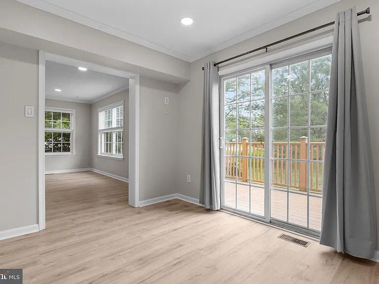 115 Goldfinch Ct #237 — Photo 8