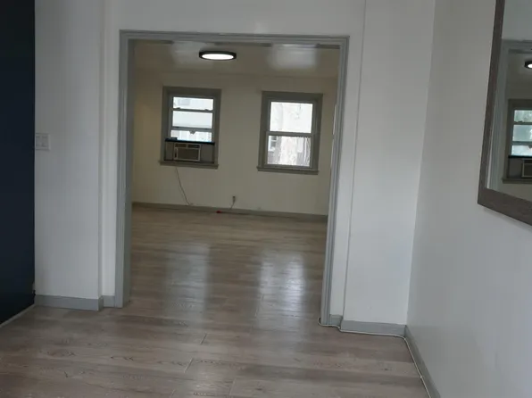 323 Stevens Avenue image 2 of 30