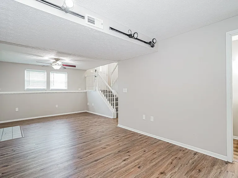 794 Wallinger Dr — Photo 11
