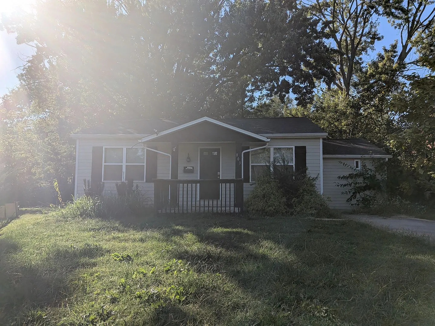 Adorable 3 Bed 2 Bath Single Family Home! — Photo 1