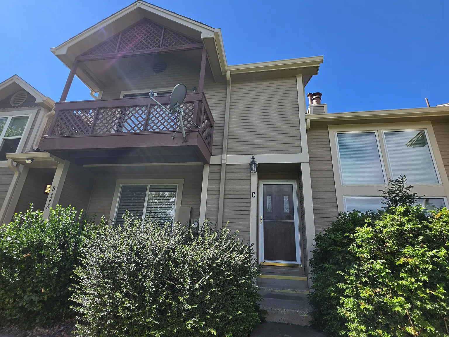 3 bed, 2.5 bath, 1557 sqft, $3,100 — Photo 2