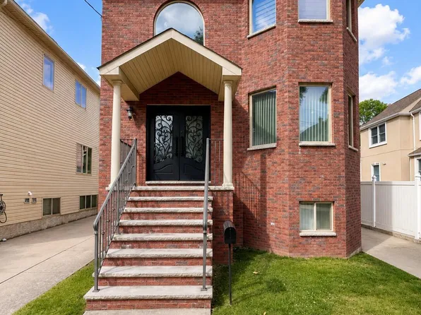 29 Burgher Ave, Staten Island, NY 10304