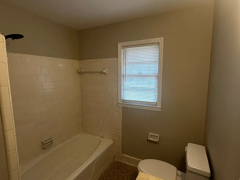 825 Woodlawn Dr — Photo 10