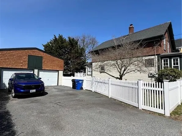 9 Potter St, Newport, RI 02840