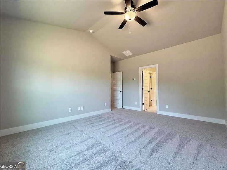 5704 Urban Vlg W — Photo 23