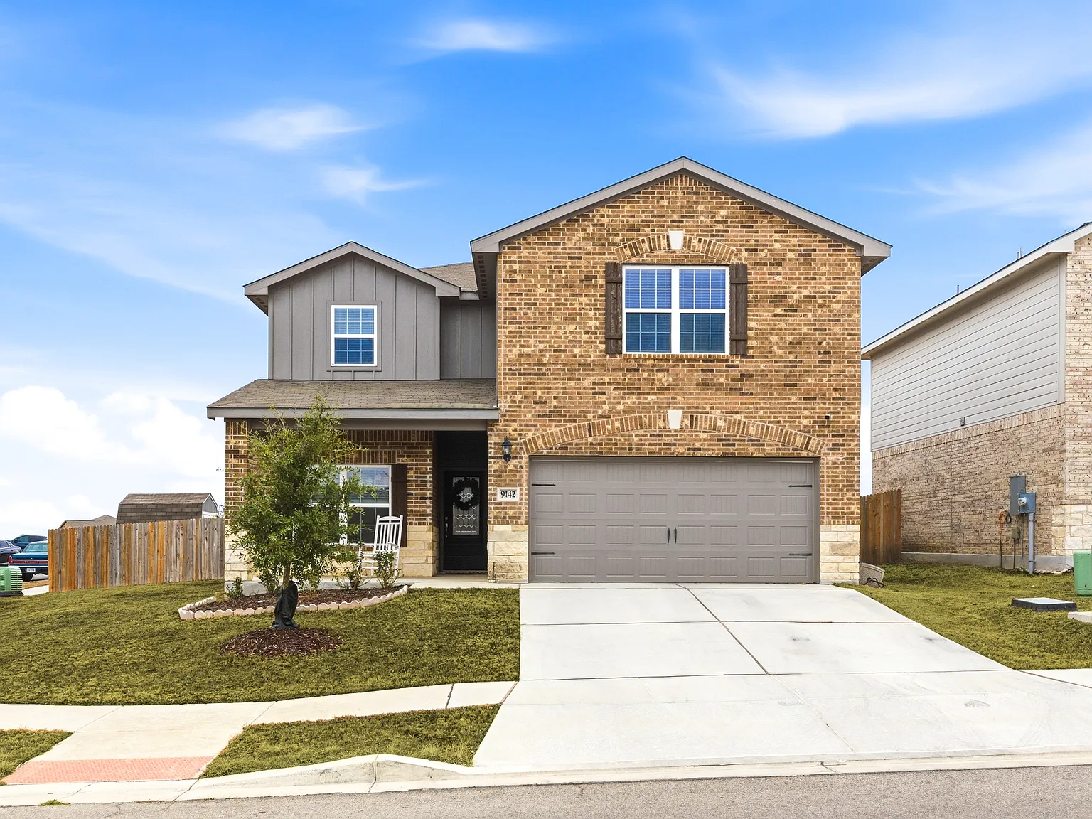 5 bed, 2544 sqft, $2,200 — Photo 1