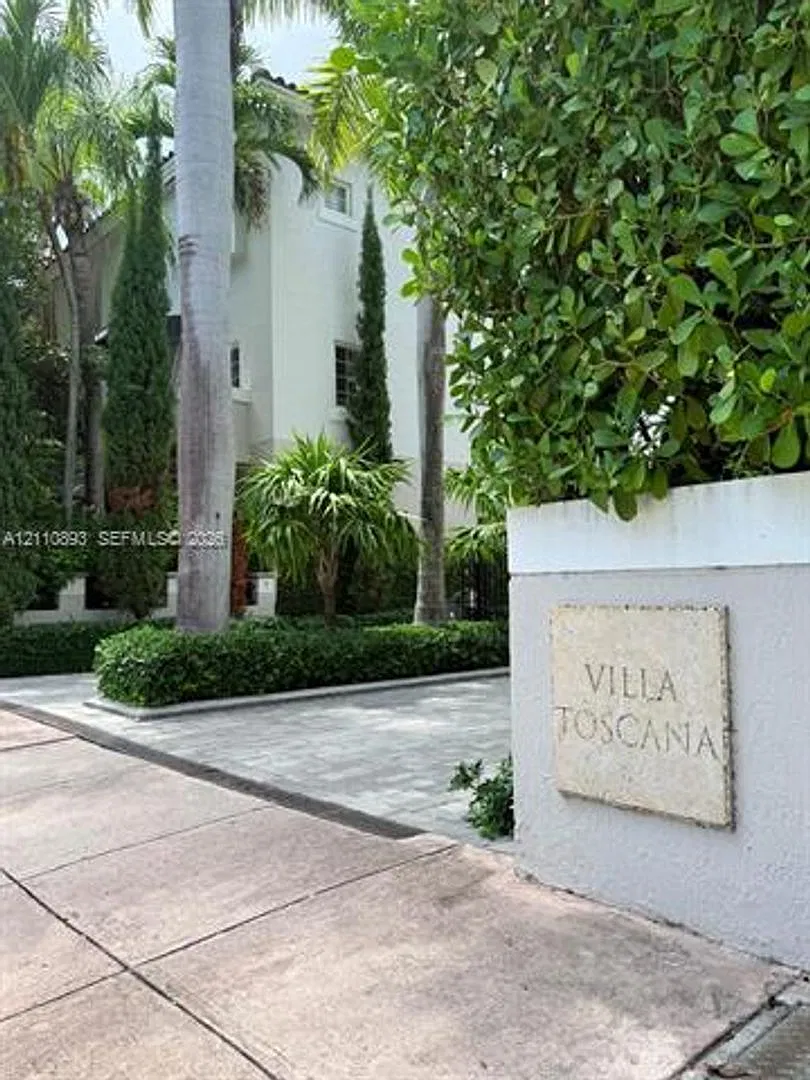 261 Navarre Ave th C-8, Coral Gables, FL 33134 — Photo 2