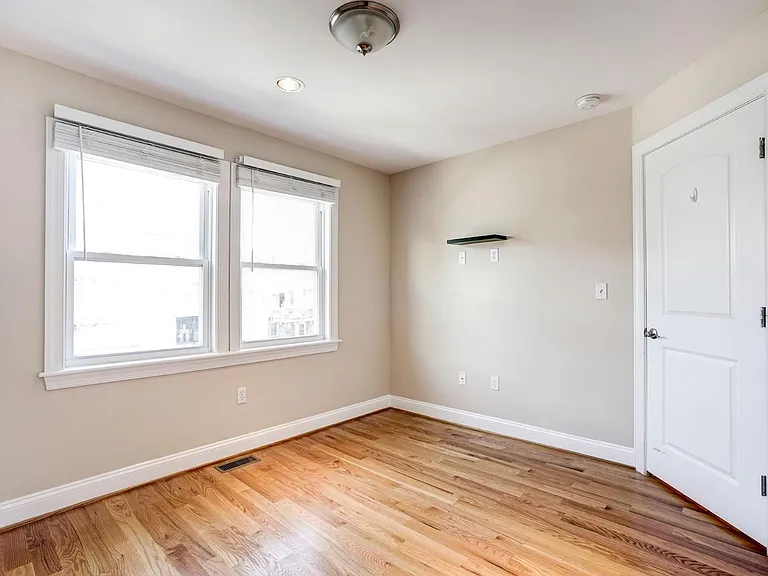 154 T St NE #2 — Photo 9