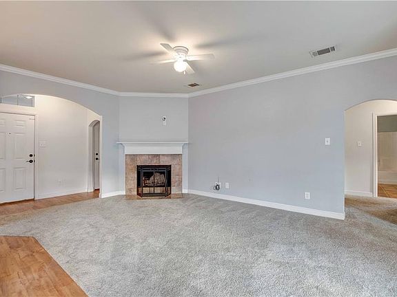 3rd image of 2313 Windsor Farms Dr