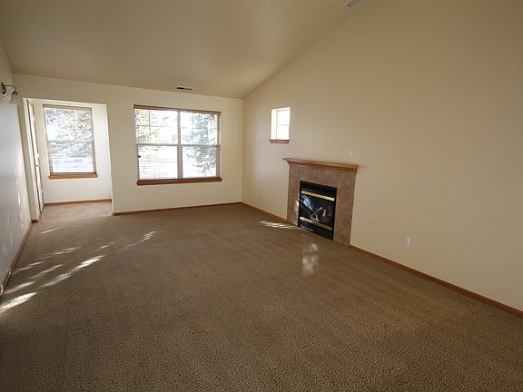 3rd image of 3243 SW Juniper Ave